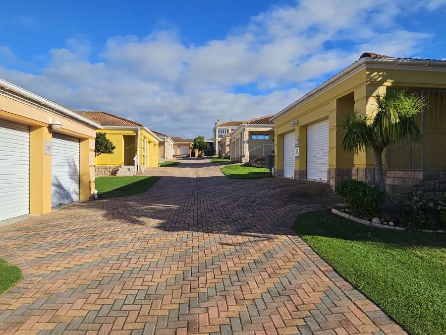 3 Bedroom Property for Sale in Wavecrest Eastern Cape